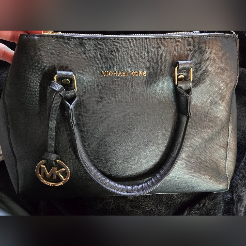 Micheal Kors black purse